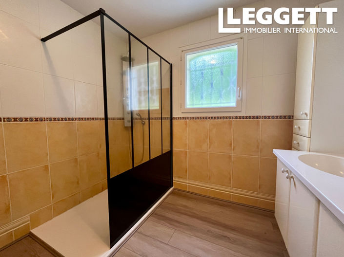 Image No.6-4 Bed House for sale