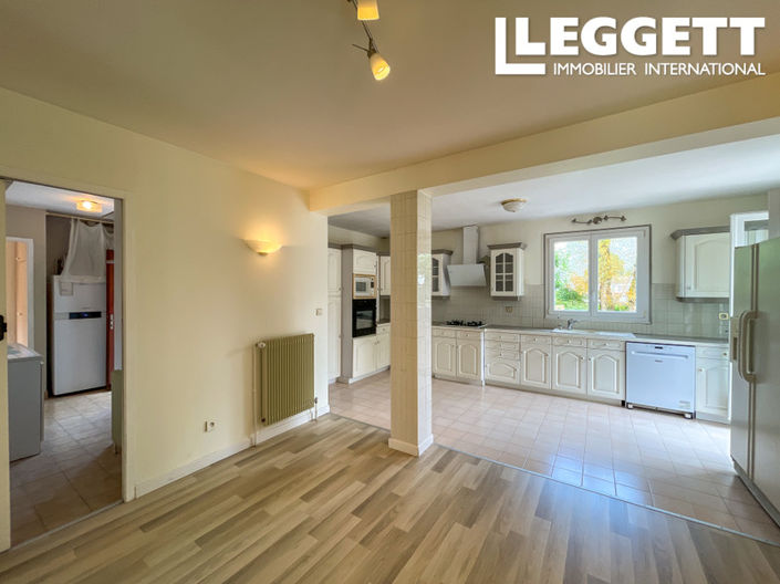 Image No.4-6 Bed House for sale