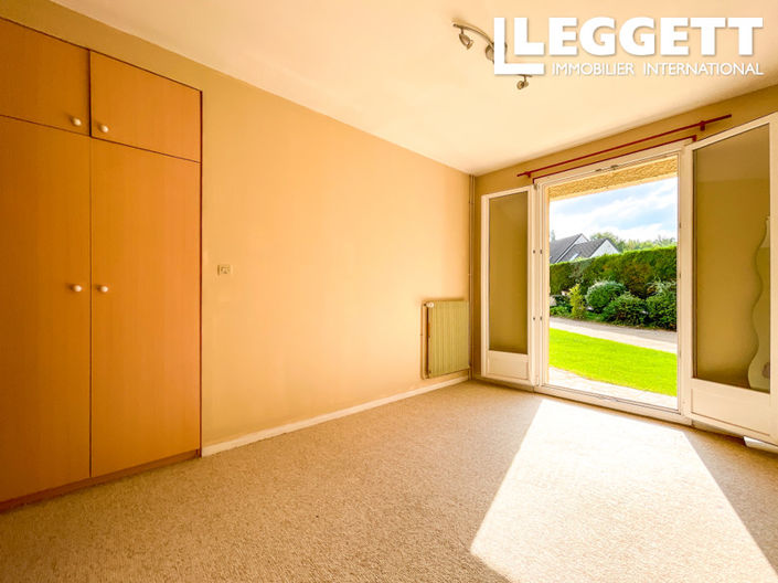 Image No.6-6 Bed House for sale