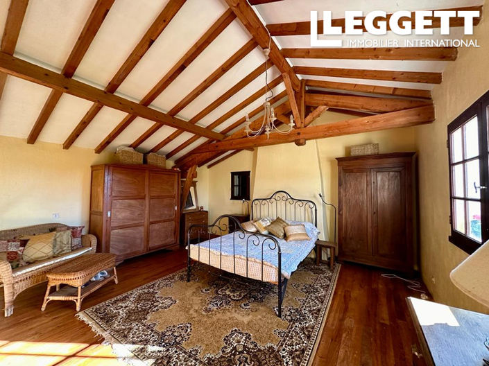 Image No.7-5 Bed House for sale