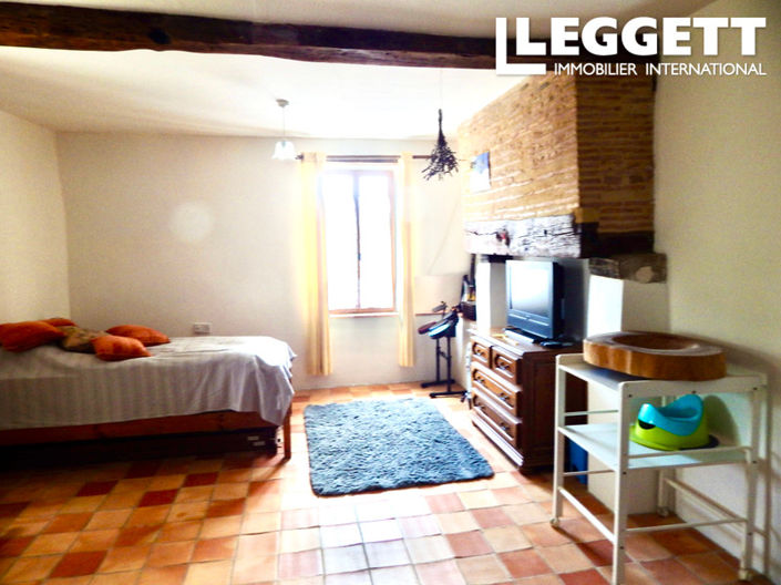 Image No.8-3 Bed House for sale