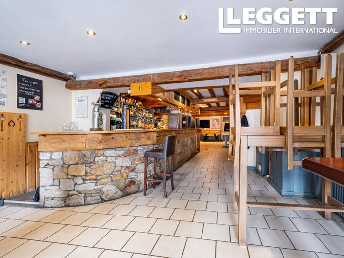 Image No.3-4 Bed Commercial for sale