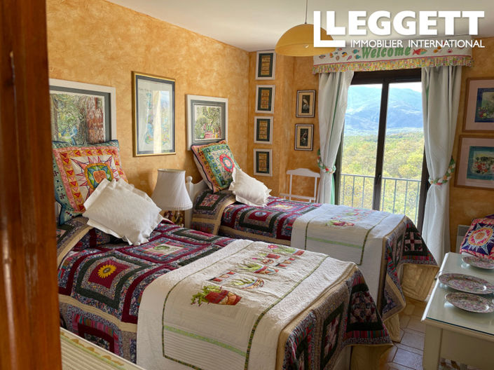 Image No.10-4 Bed House for sale