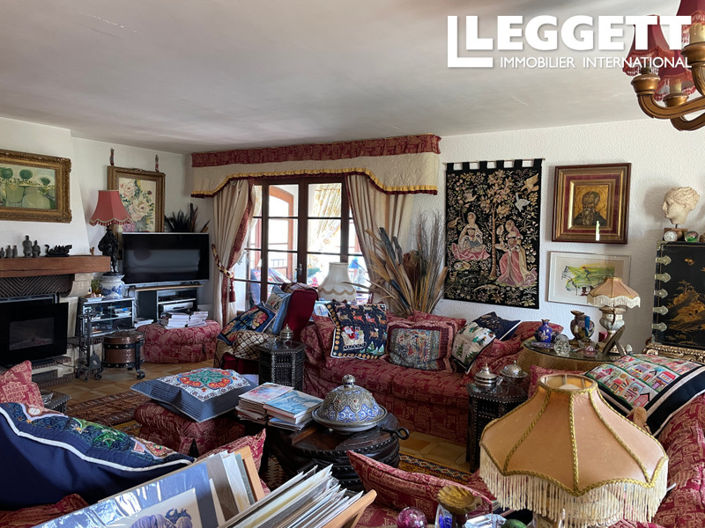 Image No.6-4 Bed House for sale