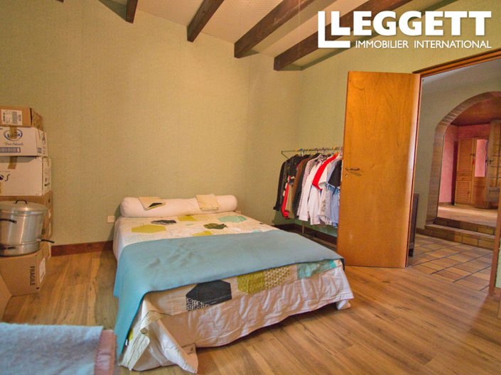 Image No.6-3 Bed House for sale