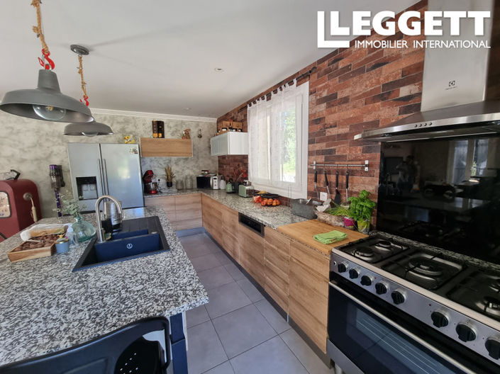 Image No.3-4 Bed House for sale