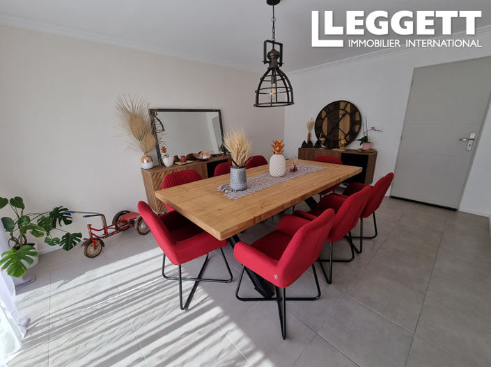 Image No.6-4 Bed House for sale