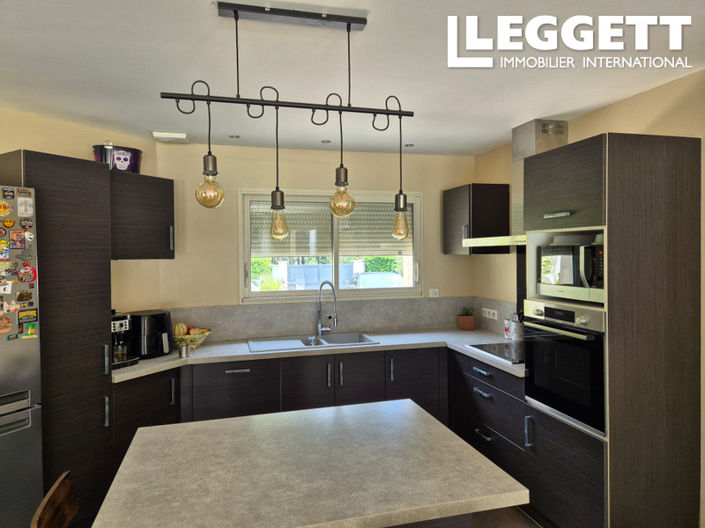 Image No.6-3 Bed House for sale