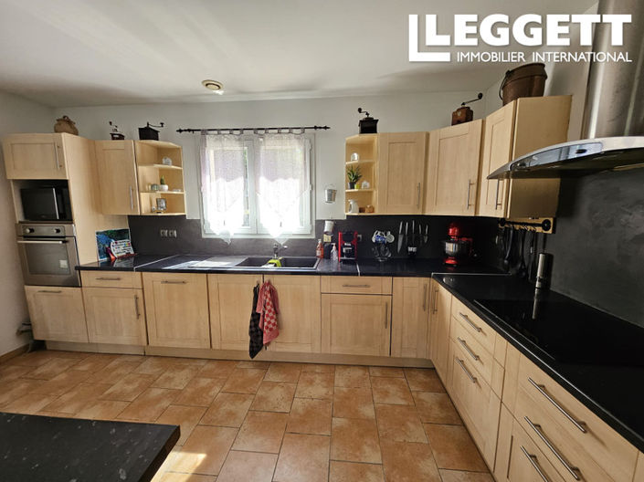 Image No.3-4 Bed House for sale