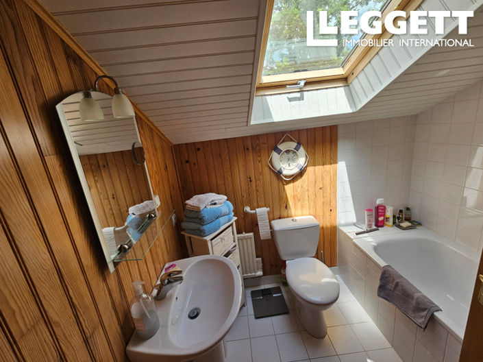 Image No.10-3 Bed House for sale