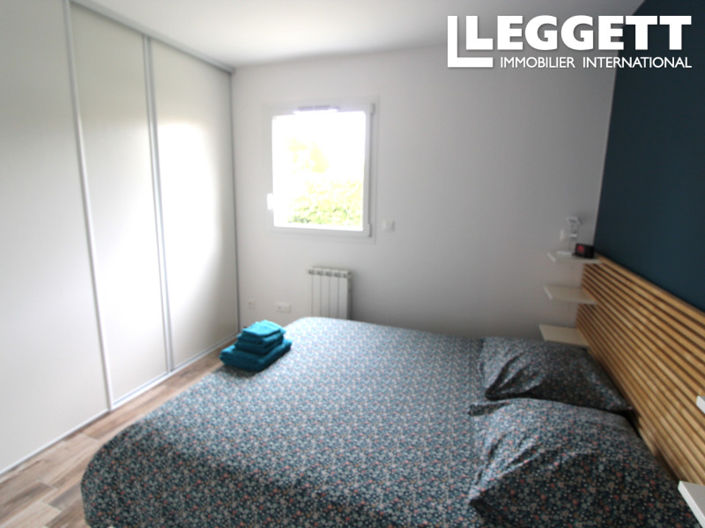 Image No.9-6 Bed House for sale