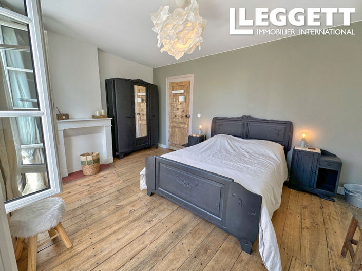 Image No.8-5 Bed House for sale