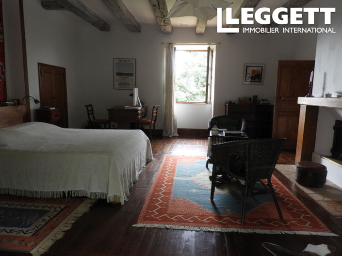 Image No.5-6 Bed House for sale