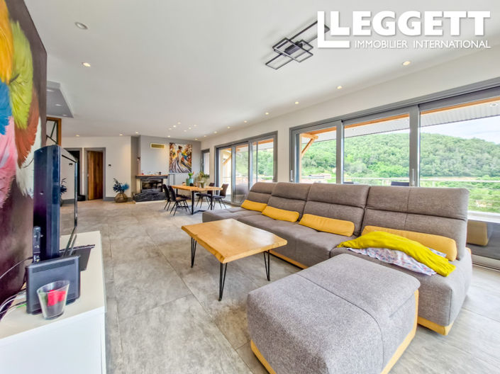 Image No.3-4 Bed House for sale