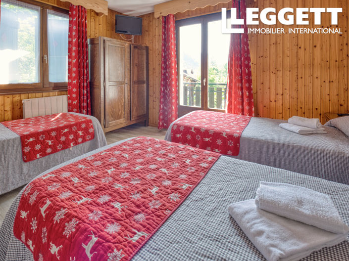 Image No.7-22 Bed Commercial for sale