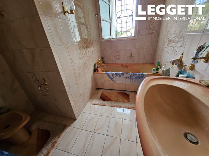 Image No.9-5 Bed House for sale