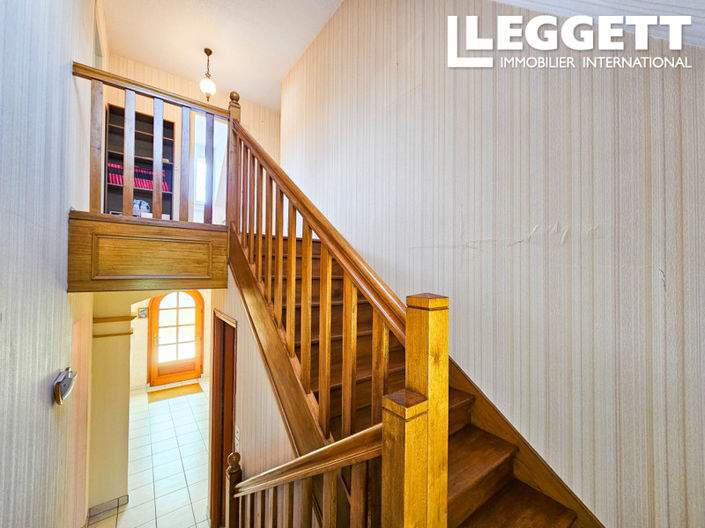 Image No.8-4 Bed House for sale