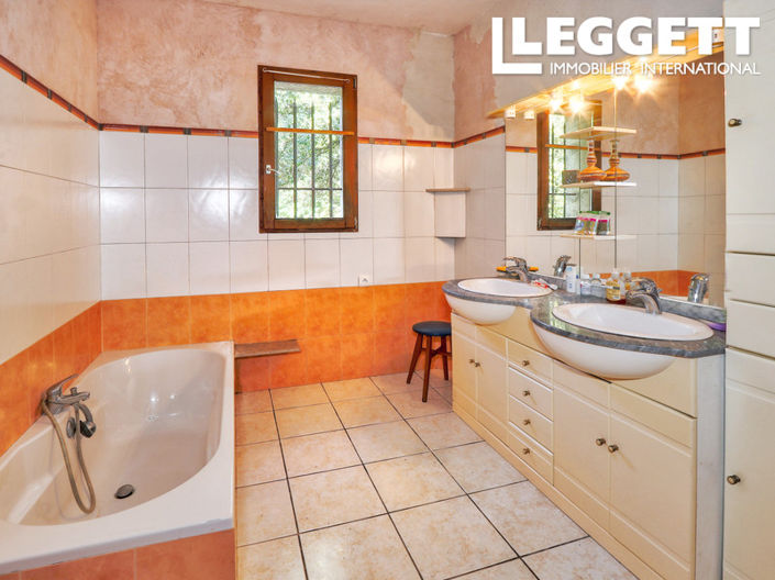 Image No.9-4 Bed House for sale