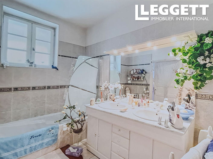 Image No.9-2 Bed House for sale