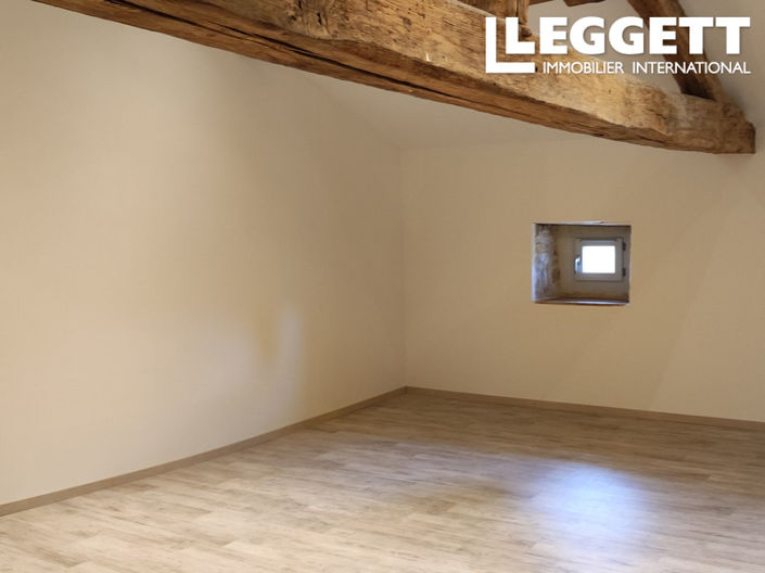 Image No.10-3 Bed House for sale