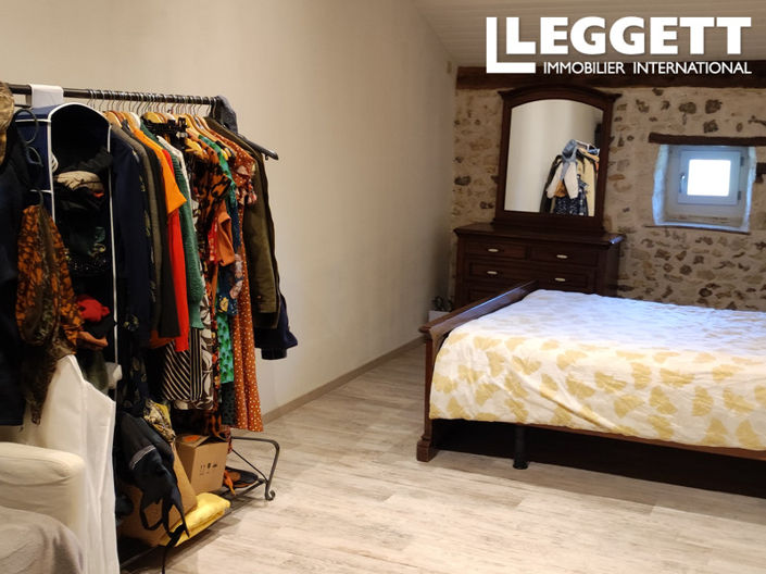 Image No.6-3 Bed House for sale