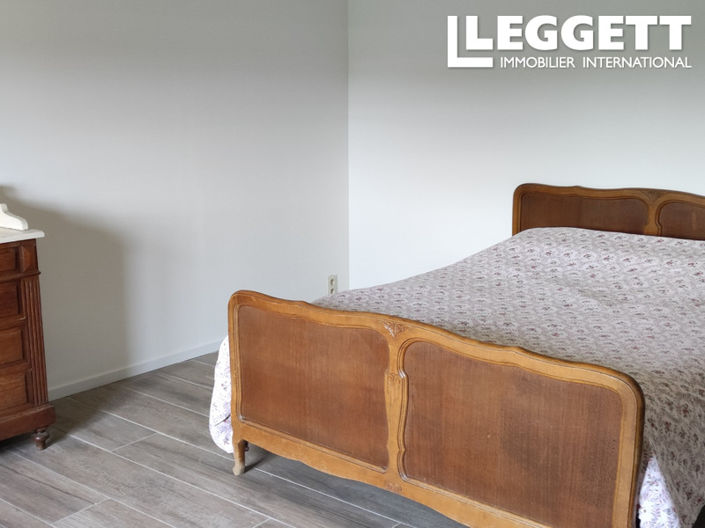 Image No.9-3 Bed House for sale