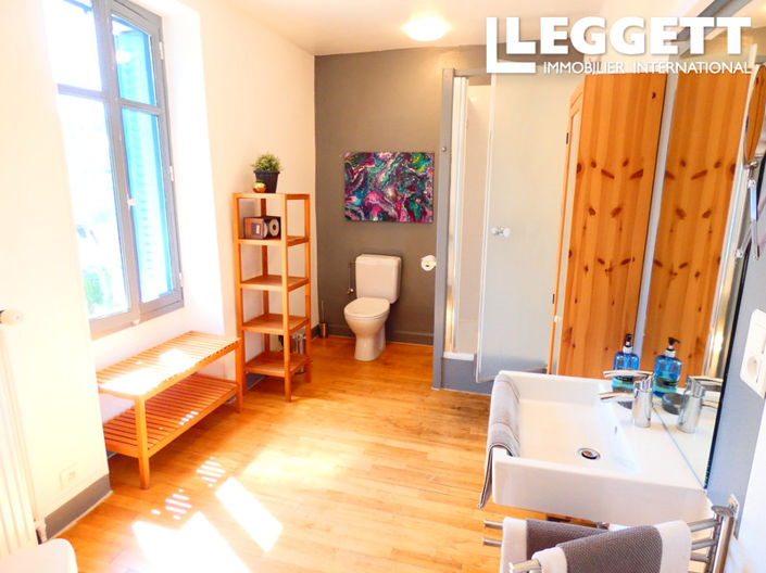 Image No.6-9 Bed House for sale