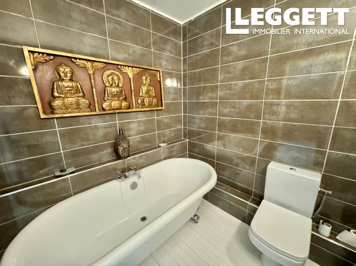 Image No.10-3 Bed House for sale