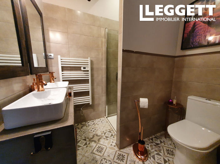 Image No.6-6 Bed House for sale