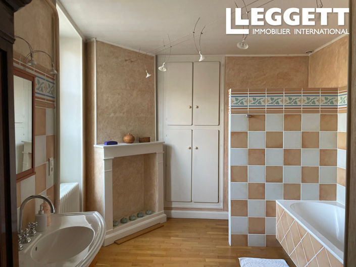 Image No.9-4 Bed House for sale