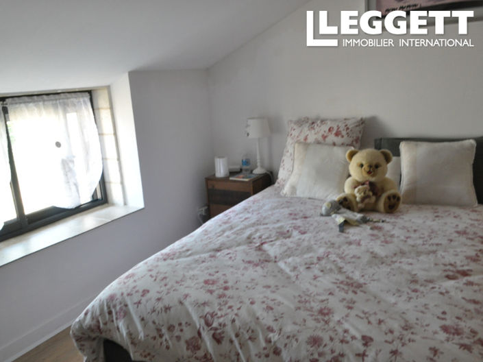 Image No.6-8 Bed House for sale