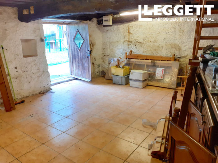 Image No.10-3 Bed House for sale