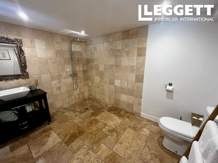 Image No.8-4 Bed House for sale