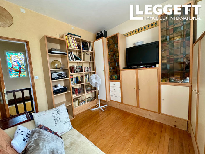 Image No.8-4 Bed House for sale