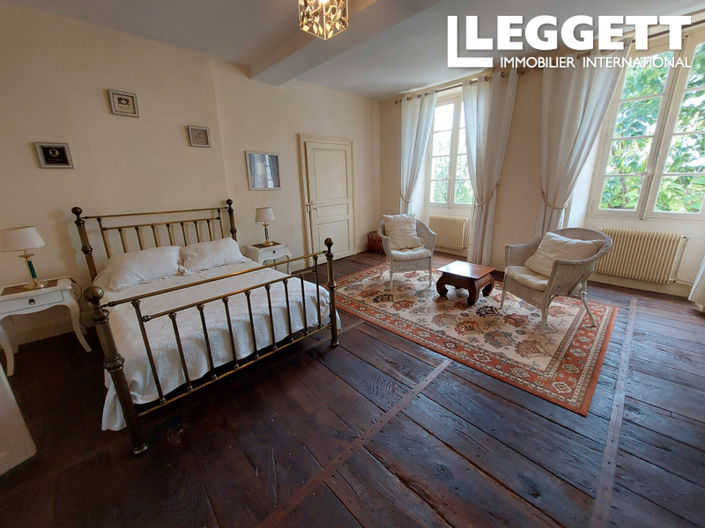 Image No.9-6 Bed House for sale