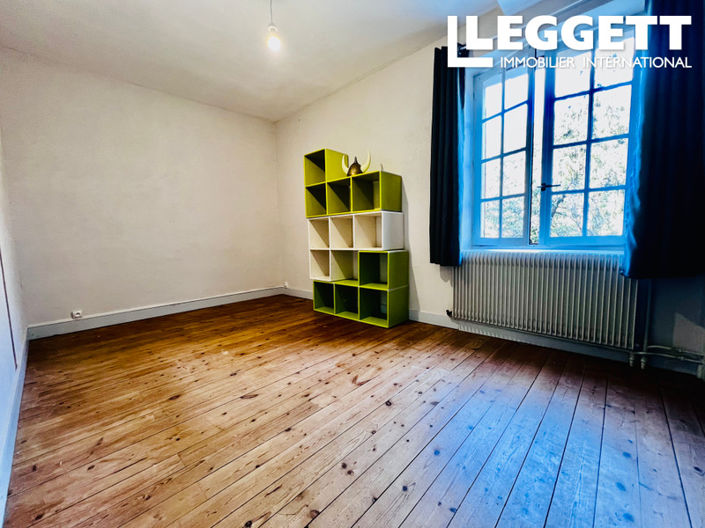 Image No.6-5 Bed House for sale