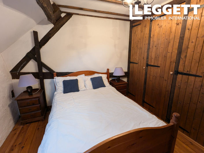 Image No.10-3 Bed House for sale