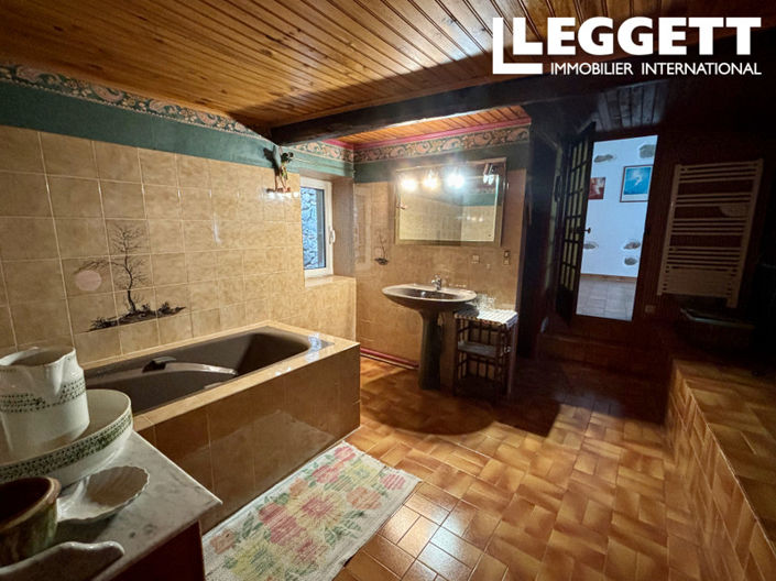 Image No.10-4 Bed House for sale