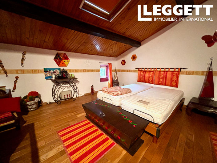 Image No.9-4 Bed House for sale