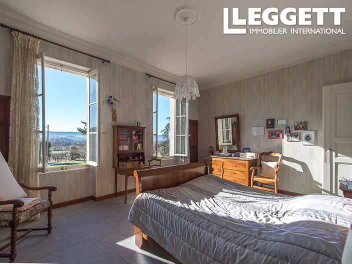 Image No.10-15 Bed House for sale