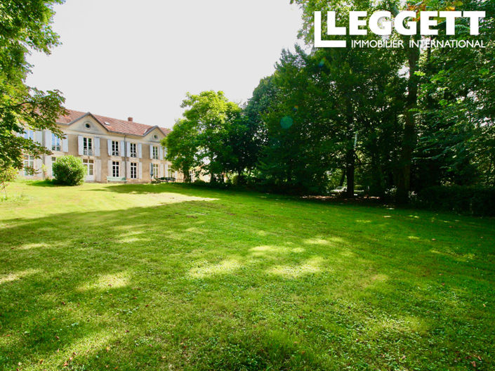 Image No.6-10 Bed House for sale