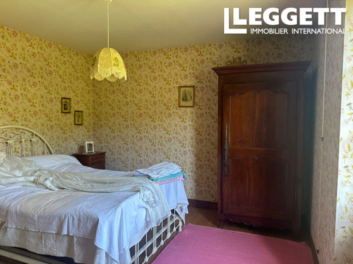 Image No.6-5 Bed House for sale