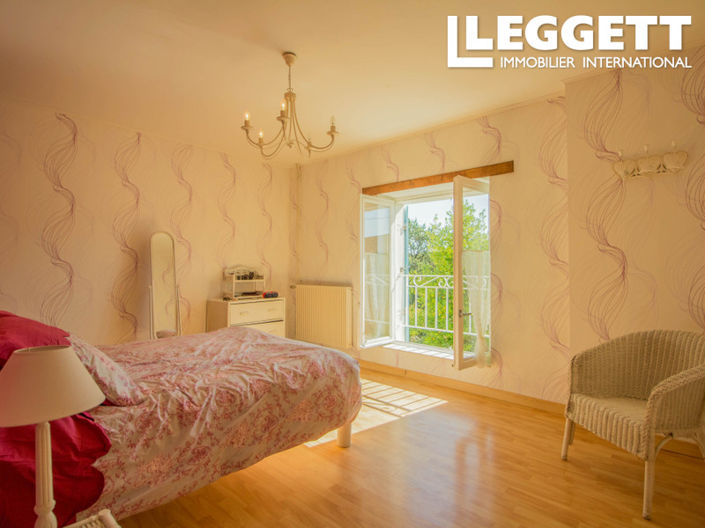 Image No.10-5 Bed House for sale