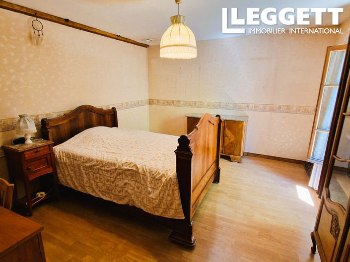 Image No.8-4 Bed House for sale