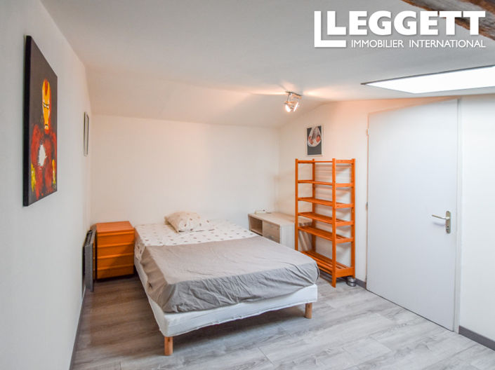 Image No.10-3 Bed House for sale