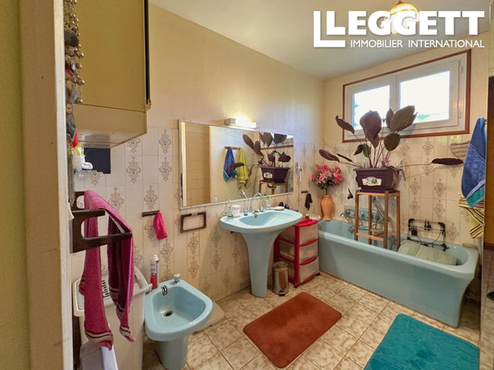 Image No.8-3 Bed House for sale