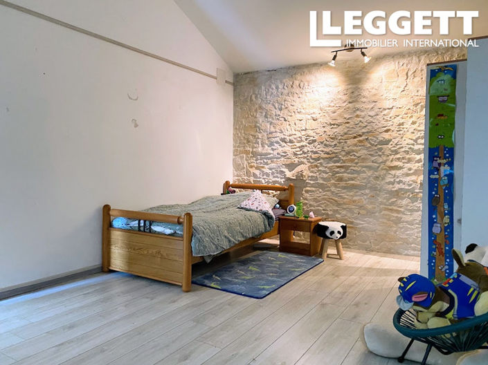 Image No.8-3 Bed House for sale