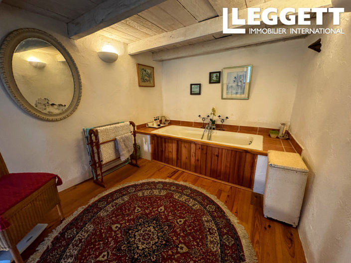 Image No.6-2 Bed House for sale