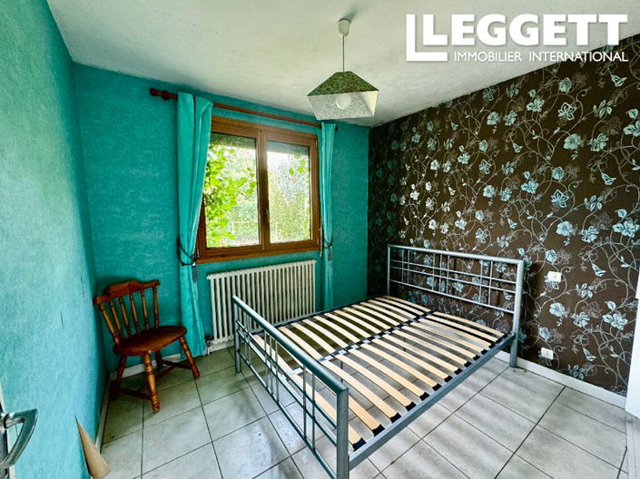 Image No.8-7 Bed House for sale