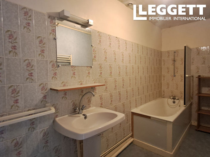 Image No.8-2 Bed House for sale